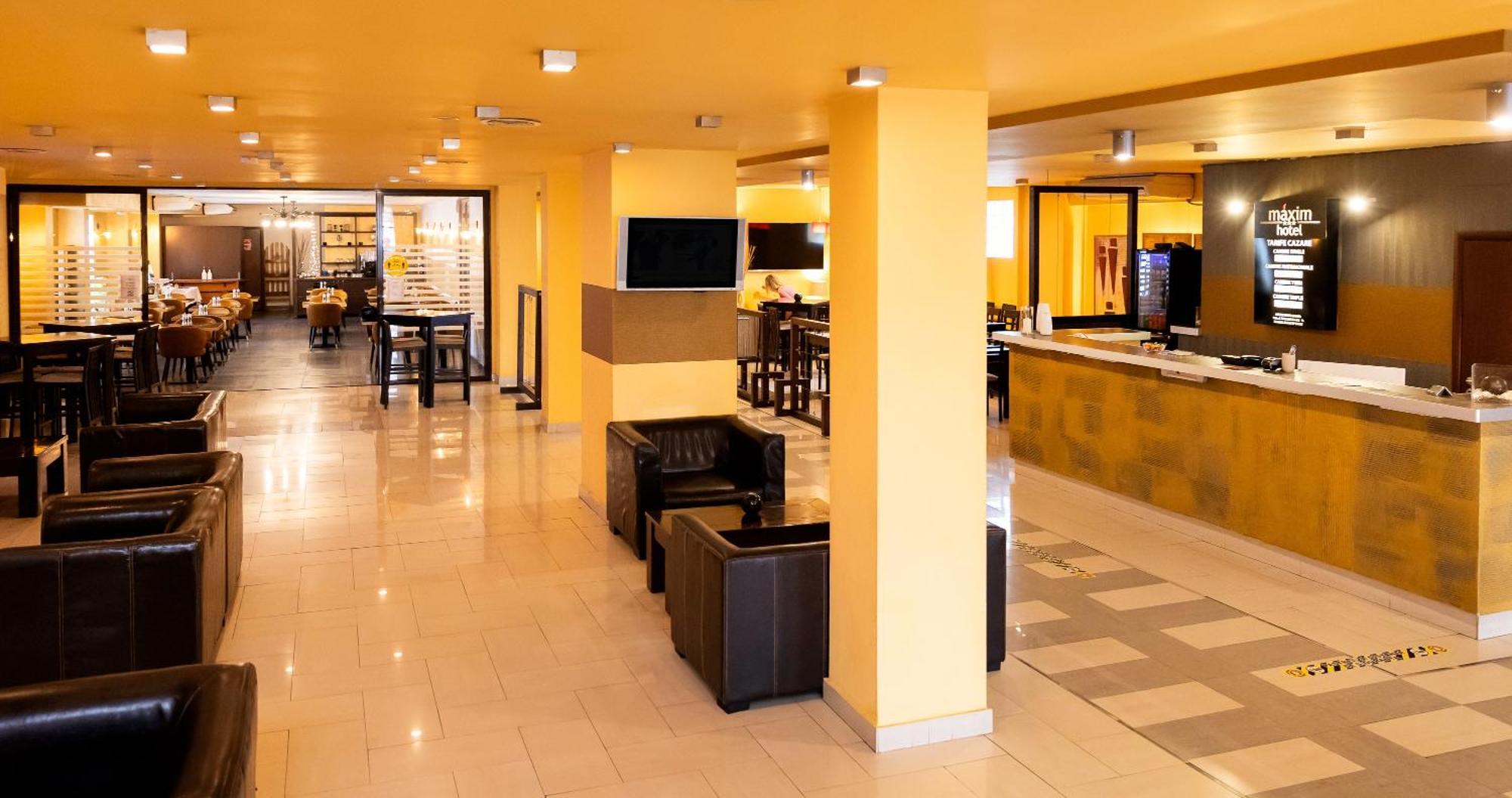 Hotel Maxim อาราด ภายนอก รูปภาพ